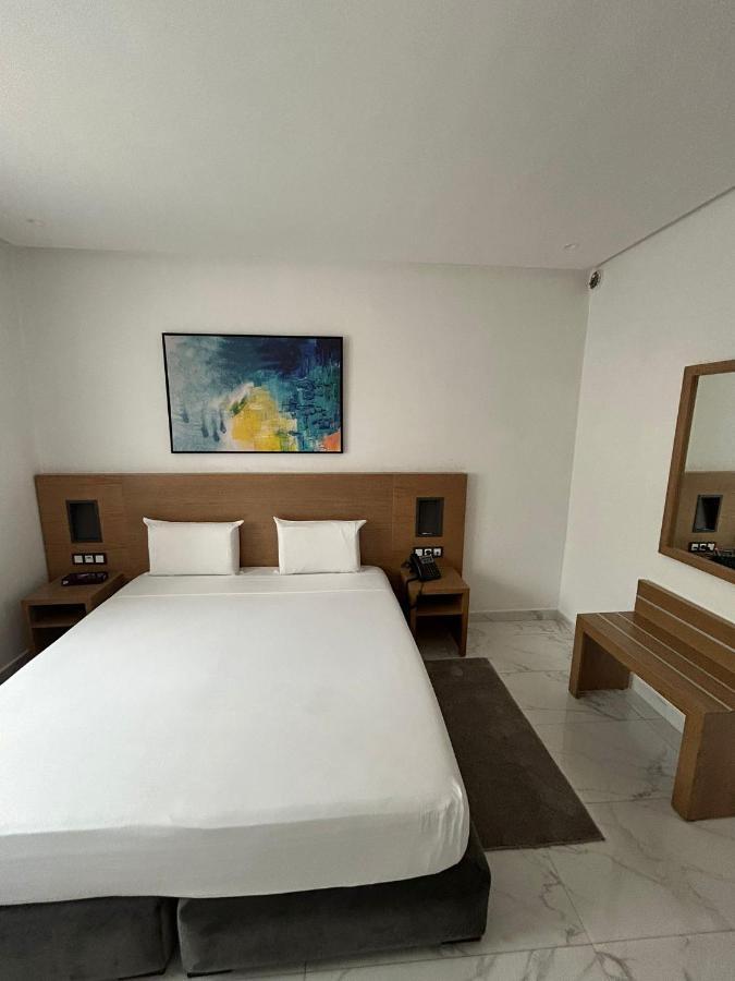 Twin Hotel Tanger Bagian luar foto